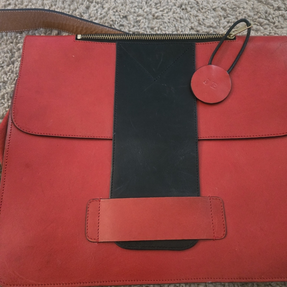 Red bag - Picture 3 of 8
